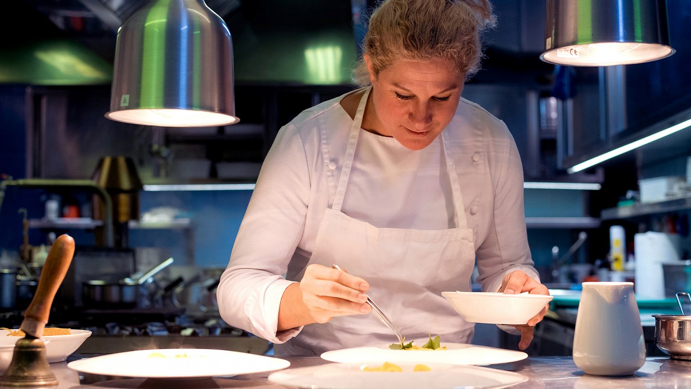 Vrhunska kulinarika Ane Roš F009119-kulinarika_ana_ros_photo_dean_dubokovic_kobarid_01-photo-m__kulinarika__urejeno.jpg